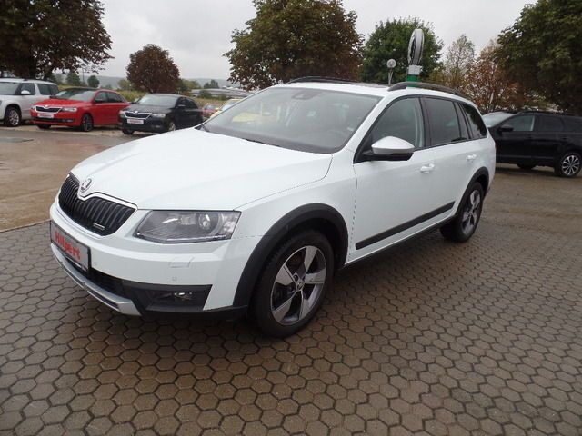 Weiß Gebraucht 2016 Skoda Octavia Kombi | 35.590 € - Bild 1/4