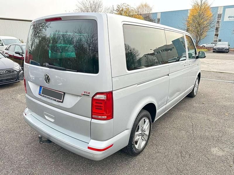 Gebraucht VW Caravelle Comfortline 204 PS (150 kW) 2016 Reflexsilber Van / Kleinbus