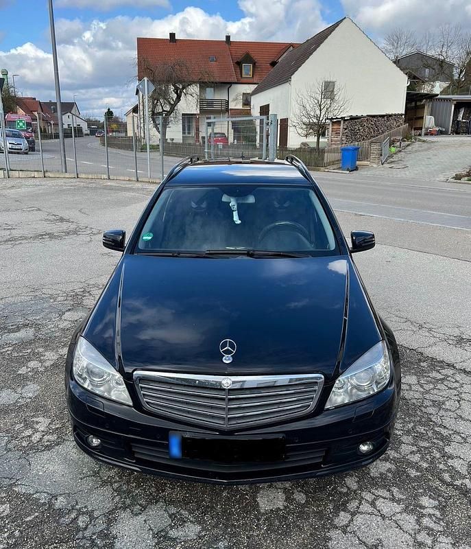 Gebraucht Mercedes C200 Elegance 136 PS (100 kW) 2010 Schwarz Kombi
