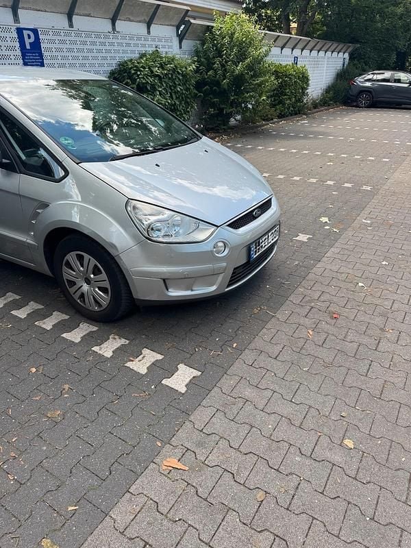 Silber Gebraucht 2008 Ford S-MAX S Van / Kleinbus | 2.900 € (Guter Preis) - Bild 1/4