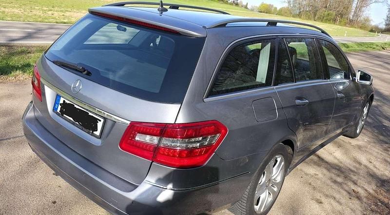 Gebraucht Mercedes E250 Avantgarde 204 PS (150 kW) 2010 Silber Kombi
