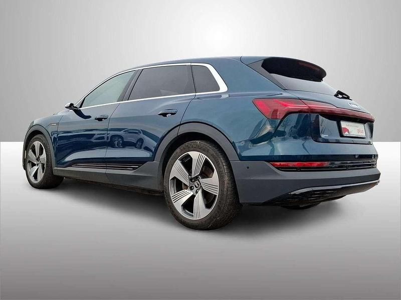 Gebraucht Audi e-tron Ambiente 230 kW (313 PS) 2021 Galaxisblau metallic SUV