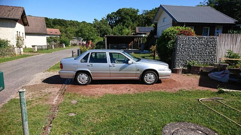 Silber Gebraucht 1997 Volvo S70 Limousine | 999 € - Bild 1/4