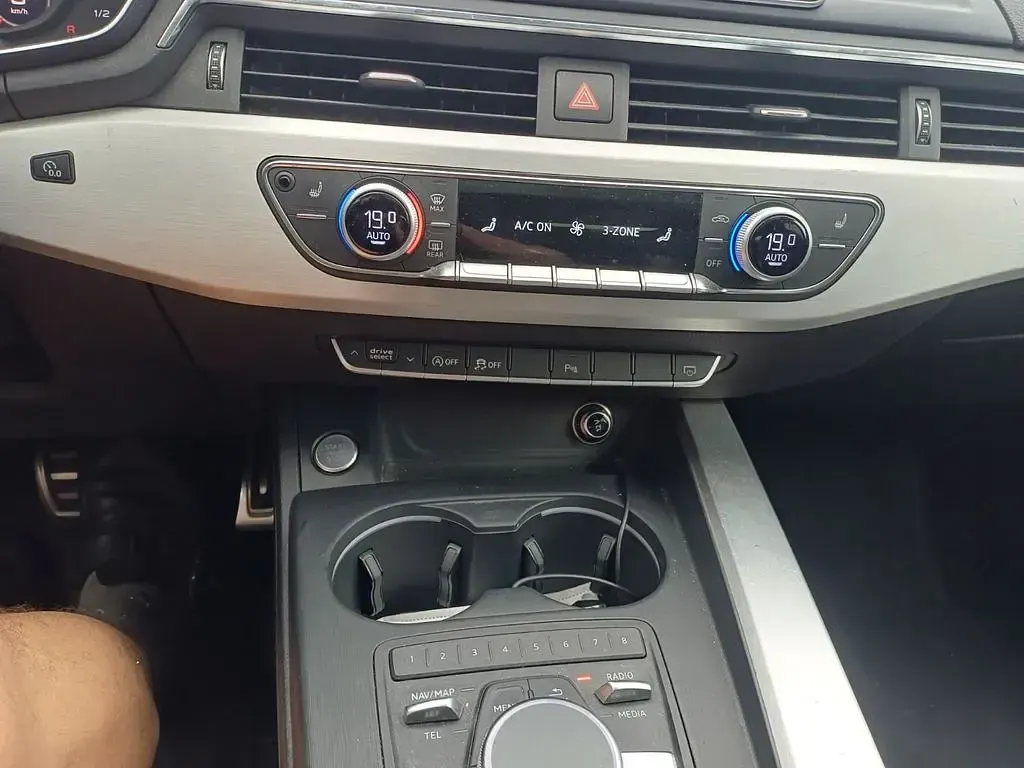 Gebraucht Audi A4 Sport 272 PS (200 kW) 2016 Grau Kombi