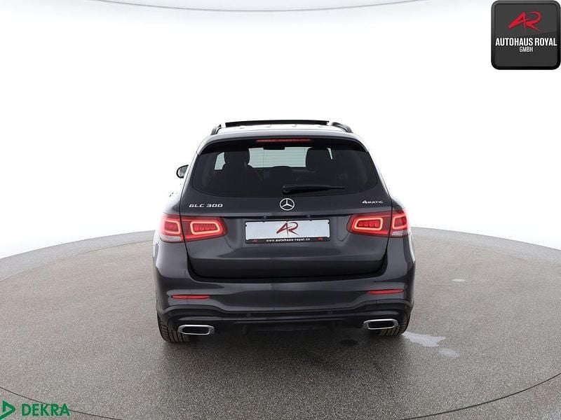 Gebraucht Mercedes GLC300 AMG 258 PS (189 kW) 2021 Graphitgrau SUV