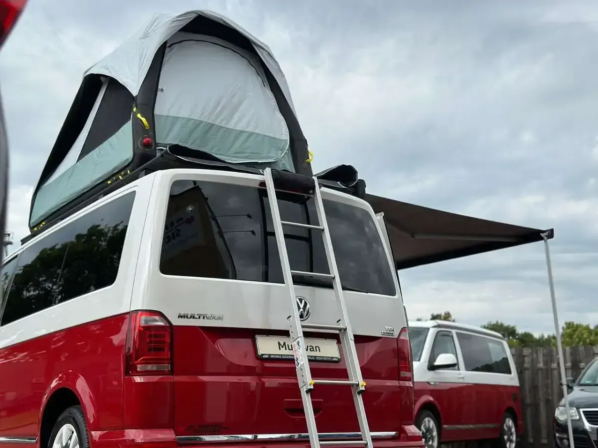 Gebraucht VW Multivan 150 PS (110 kW) 2016 Rot Van / Kleinbus