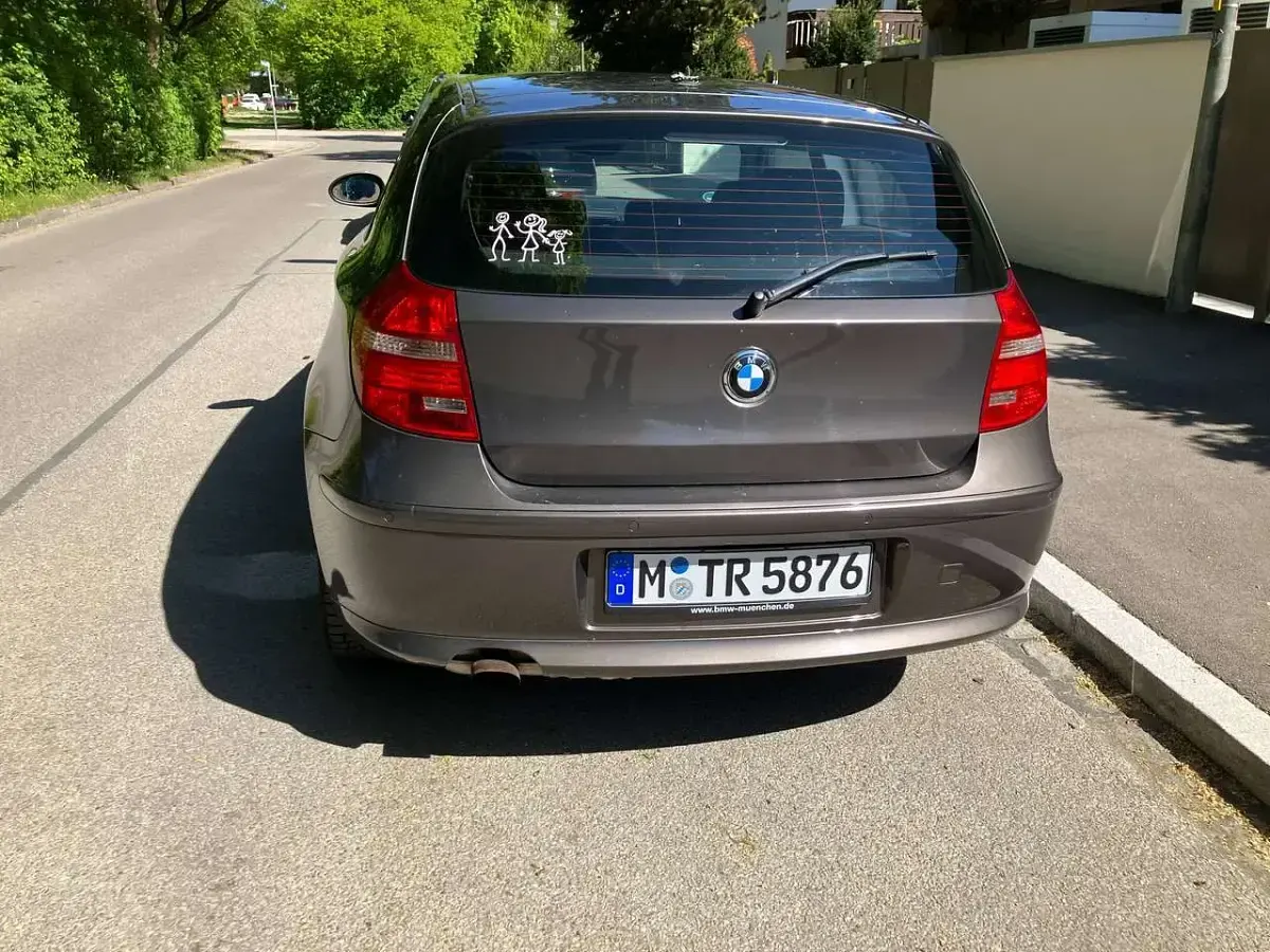 Gebraucht BMW 116 122 PS (89 kW) 2008 Grau Kleinwagen