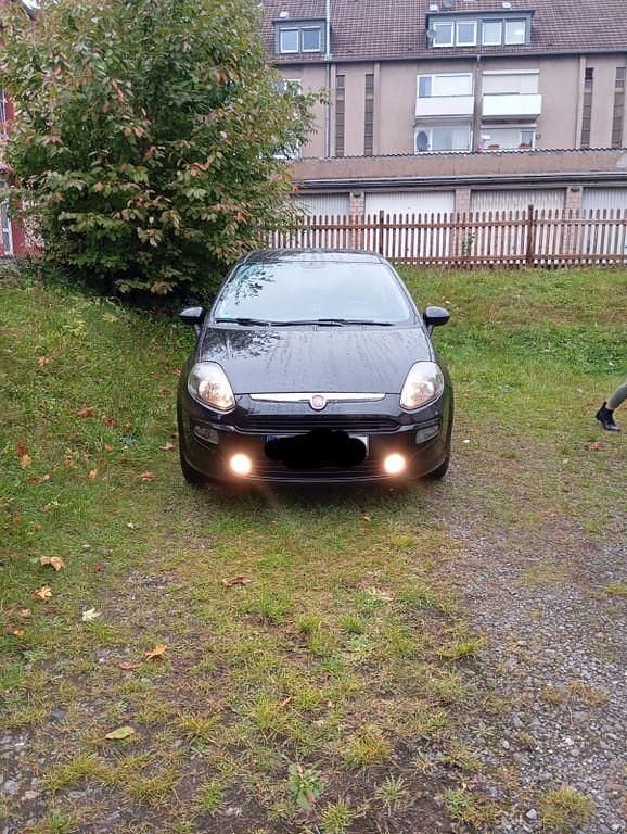 Schwarz Gebraucht 2011 Fiat Punto Evo Kleinwagen | 2.500 € (Guter Preis) - Bild 1/4