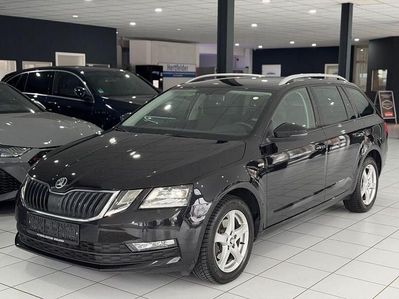 Schwarz Gebraucht 2019 Skoda Octavia Soleil Kombi | 13.990 € (Superpreis) - Bild 1/4