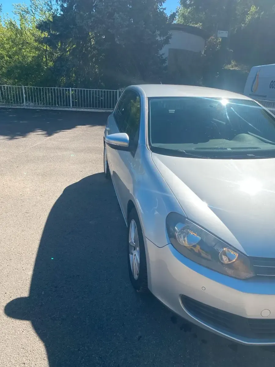 Usata VW Golf VI 105 CV (77 kW) 2009 Argento Utilitaria