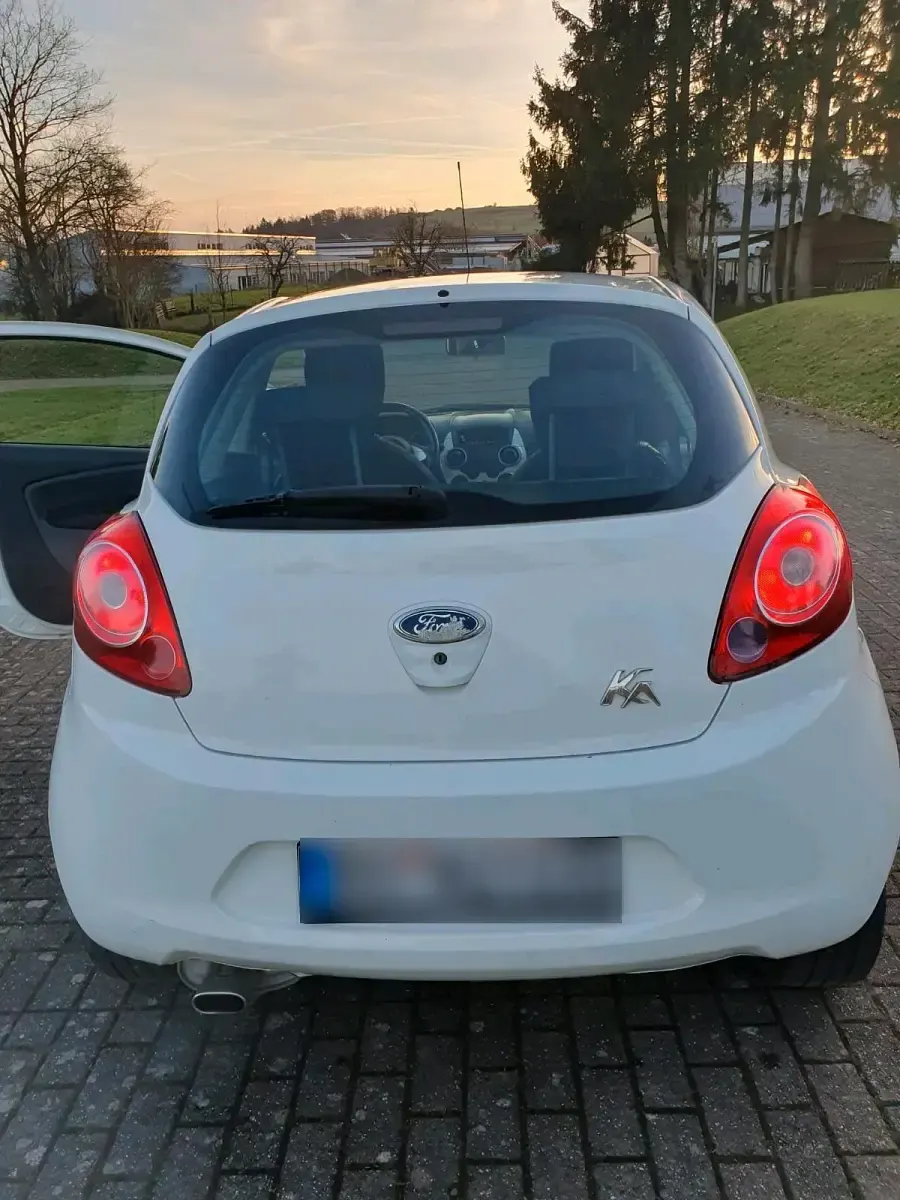 Gebraucht Ford Ka 69 PS (50 kW) 2009 Weiß Kleinwagen