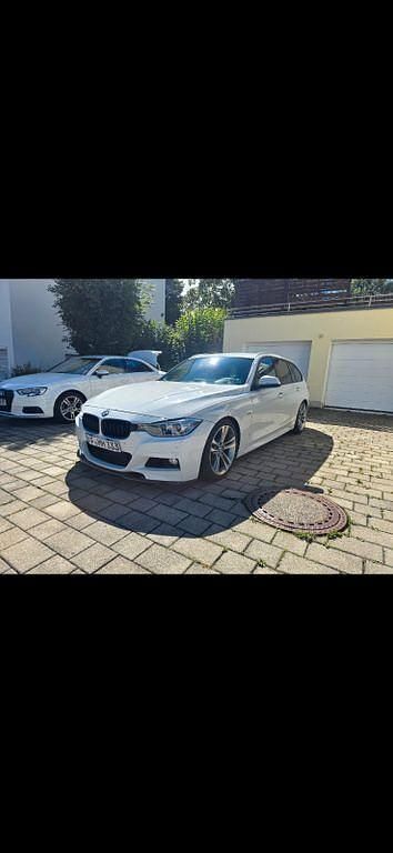 Gebraucht BMW 330 Sport Line 258 PS (189 kW) 2014 Weiß Kombi