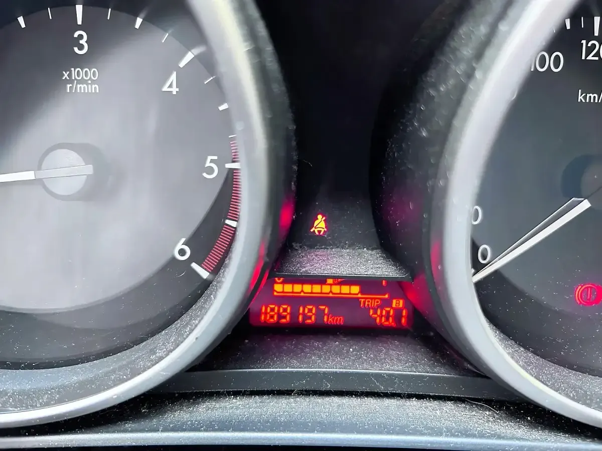 Gebraucht Mazda 5 115 PS (84 kW) 2011 Schwarz Van / Kleinbus