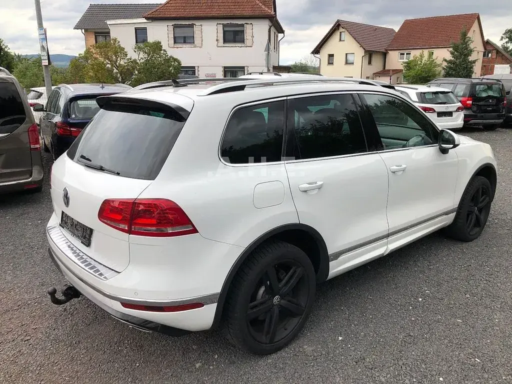 Gebraucht VW Touareg R-line 262 PS (192 kW) 2017 Weiß SUV