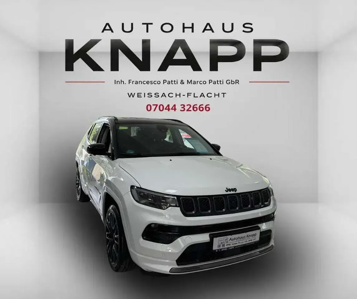 Gebraucht Jeep Compass 241 PS (177 kW) 2022 Alpine white (vr296) SUV