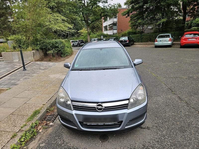 Grau Gebraucht 2006 Opel Astra Kombi | 985 € (Guter Preis) - Bild 1/4