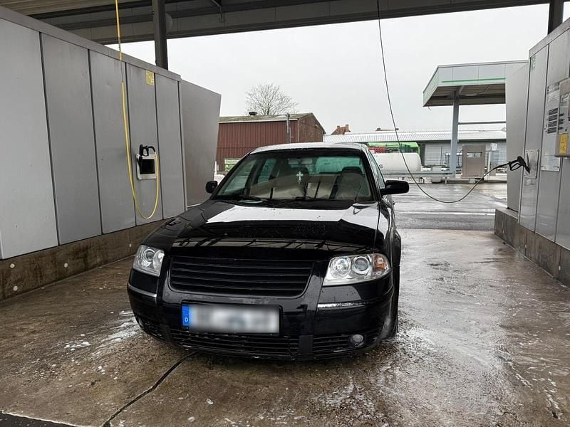 Gebraucht VW Passat 131 PS (96 kW) 2001 Schwarz Limousine