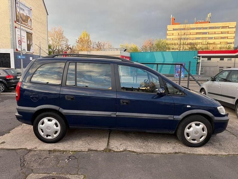 Gebraucht Opel Zafira Selection 147 PS (108 kW) 2002 Blau Van / Kleinbus