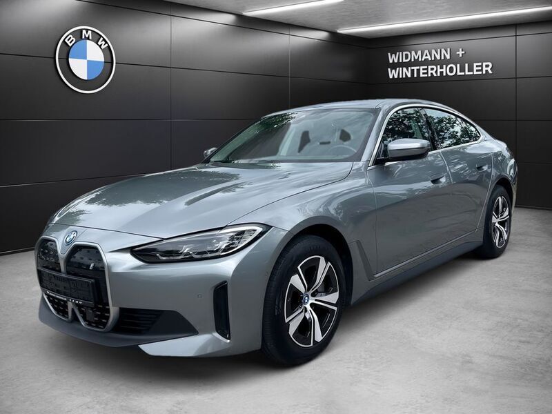 Grau Gebraucht 2022 BMW i4 Sport Line Limousine | 38.550 € (Guter Preis) - Bild 1/4