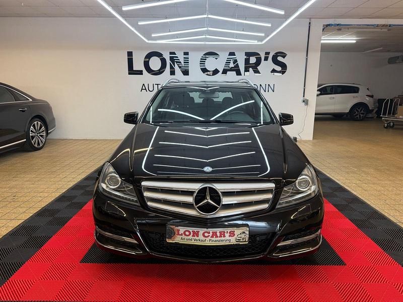 Gebraucht Mercedes C220 170 PS (125 kW) 2014 Schwarz Kombi