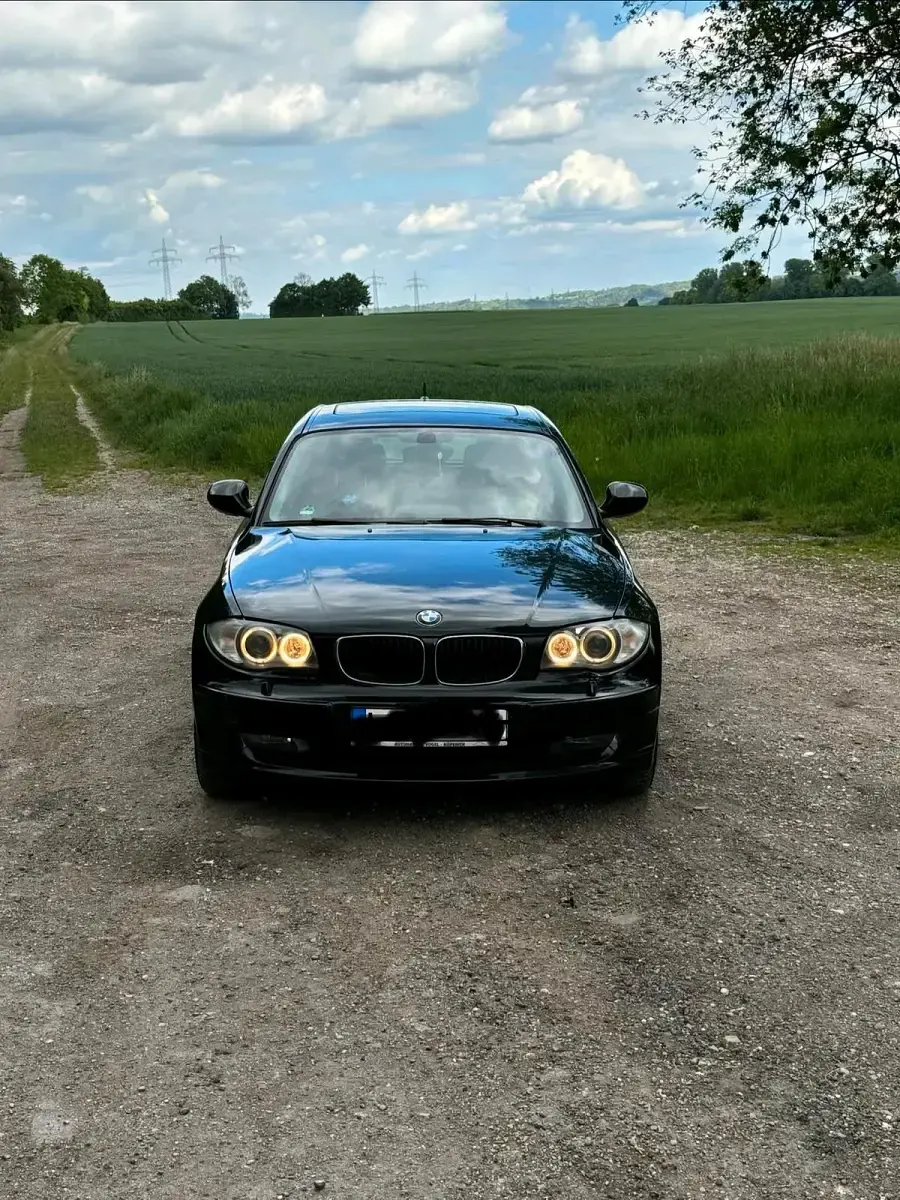 Gebraucht BMW 118 143 PS (105 kW) 2010 Schwarz Kleinwagen
