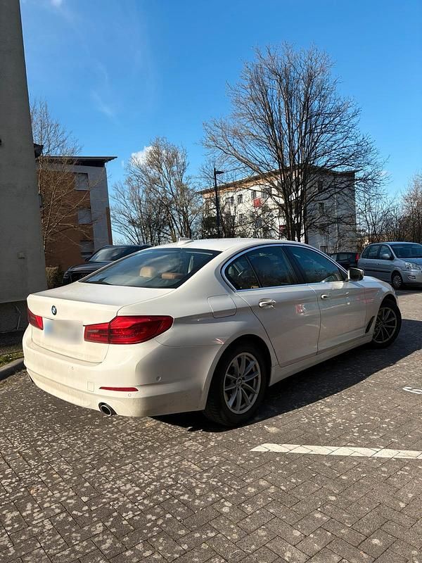 Gebraucht BMW 530 Luxury Line 265 PS (194 kW) 2017 Weiß Limousine