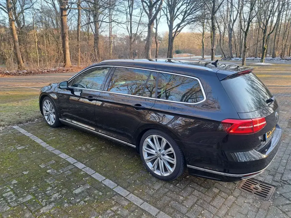 Gebraucht VW Passat Trendline 120 PS (88 kW) 2015 Schwarz Kombi