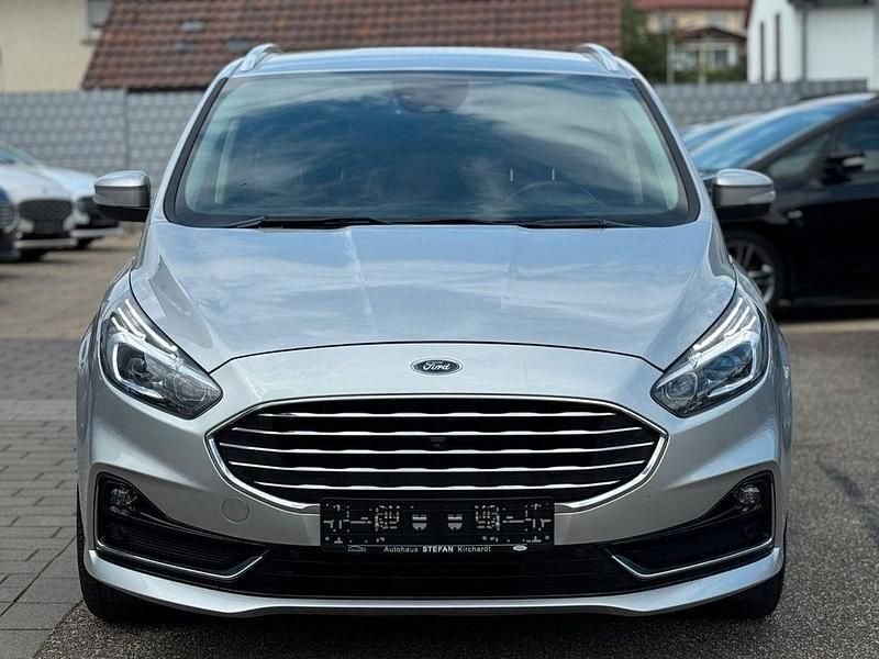 Gebraucht Ford S-MAX Titanium 190 PS (139 kW) 2021 Silber Van / Kleinbus