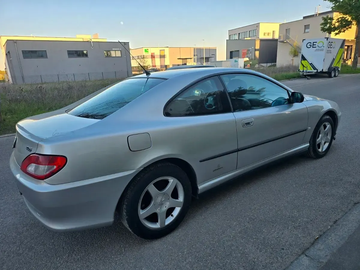Gebraucht Peugeot 406 Coupe 133 PS (97 kW) 2004 Silber Coupé