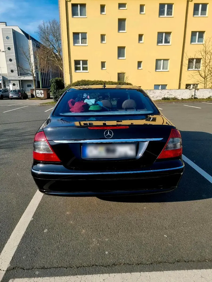 Gebraucht Mercedes E200 Avantgarde 136 PS (100 kW) 2007 Schwarz Limousine