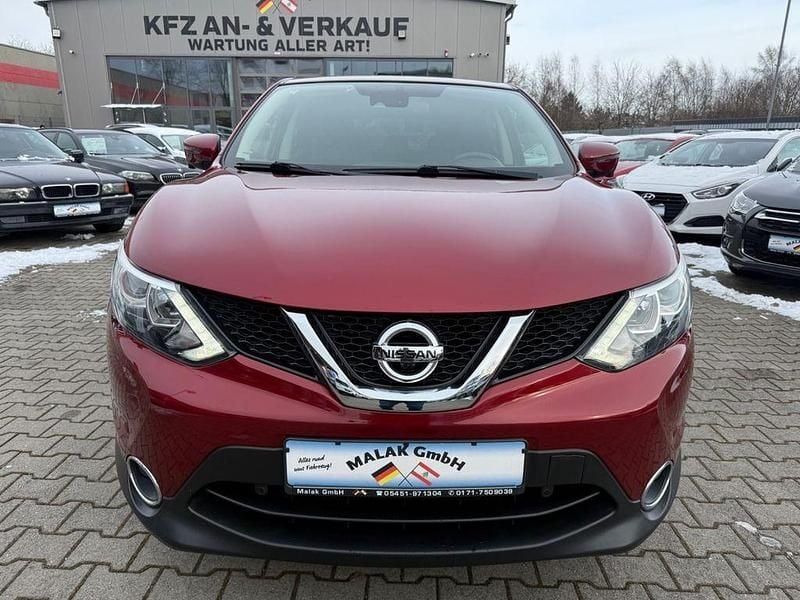Rot Gebraucht 2016 Nissan Qashqai N-Connecta SUV | 8.499 € (Guter Preis) - Bild 1/4