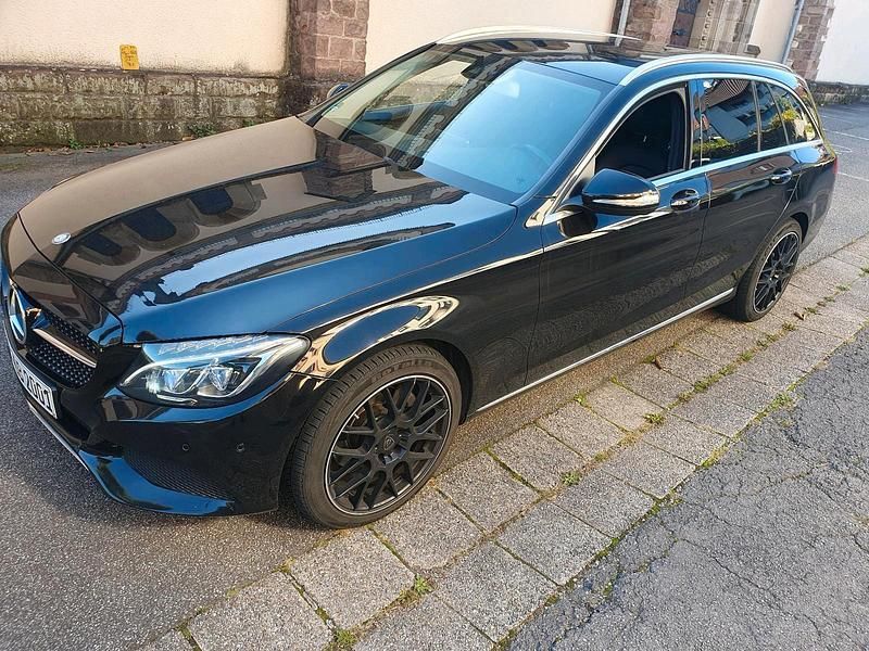 Schwarz Gebraucht 2015 Mercedes C220 Kombi | 14.999 € - Bild 1/4