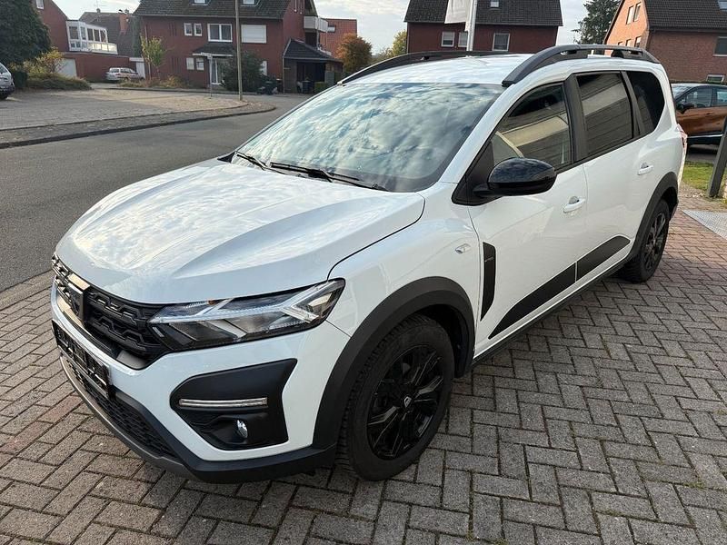 Weiß Gebraucht 2022 Dacia Jogger Extreme Van / Kleinbus | 12.990 € (Guter Preis) - Bild 1/4