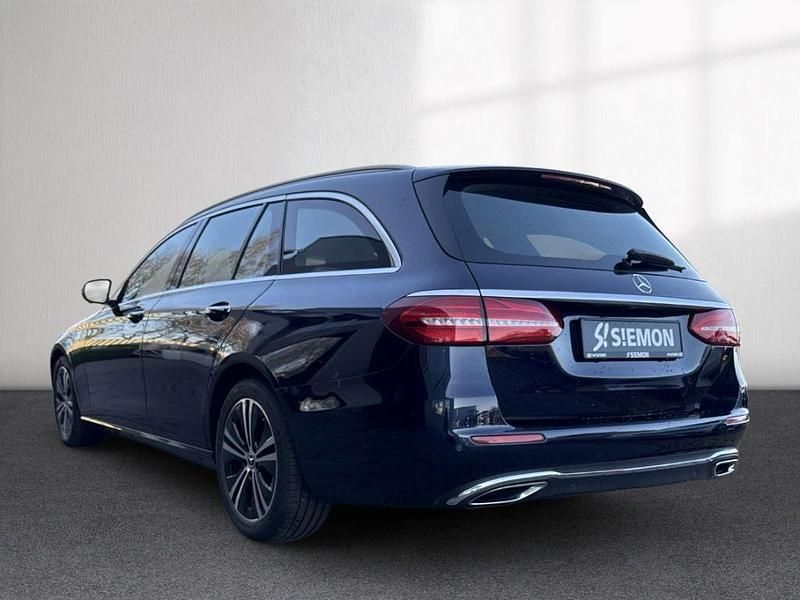 Gebraucht Mercedes E400 Avantgarde 340 PS (250 kW) 2020 Metalliclack (blau Kombi