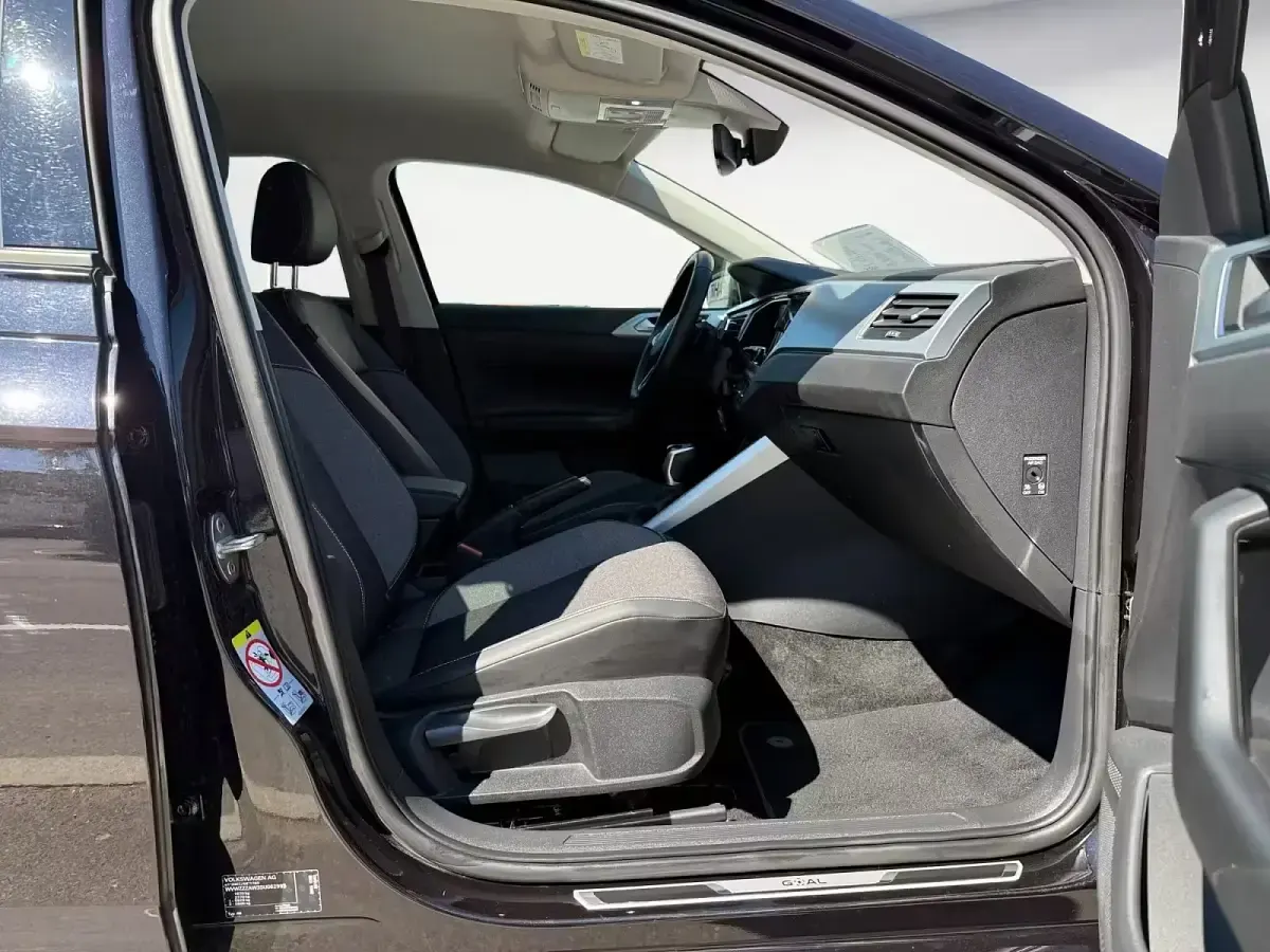 Gebraucht VW Polo Life 116 PS (85 kW) 2025 Schwarz Kleinwagen