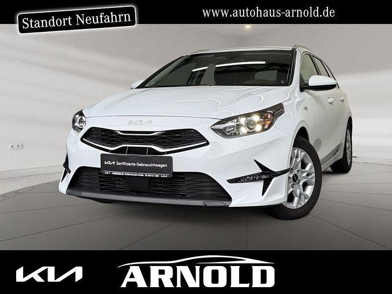 Carraraweiß Gebraucht 2024 Kia Ceed Sportswagon Vision Kombi | 22.400 € (Superpreis) - Bild 1/4