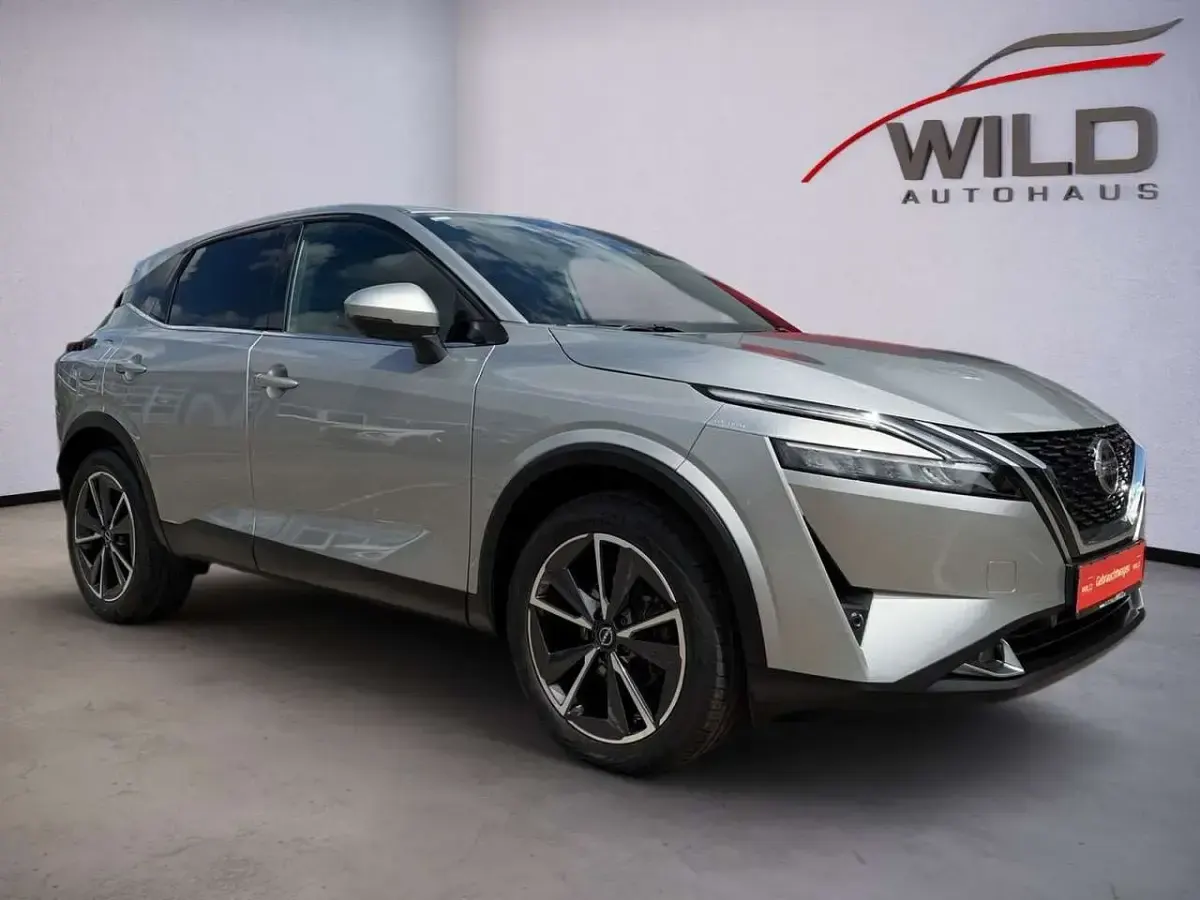 Gebraucht Nissan Qashqai Tekna 158 PS (116 kW) 2022 M) (silber SUV