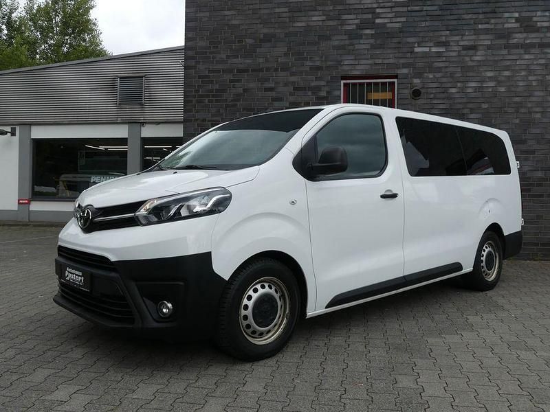 Weiß Gebraucht 2022 Toyota Proace Van | 24.980 € (Fairer Preis) - Bild 1/4