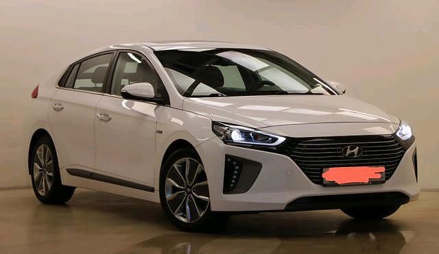 Weiß Gebraucht 2018 Hyundai Ioniq Premium Limousine | 13.499 € (Fairer Preis) - Bild 1/4