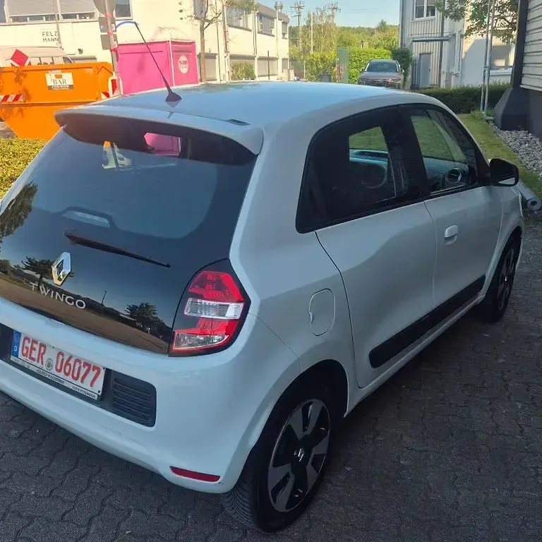Używany Renault Twingo LIMITED 69 KM (50 kW) 2019 Biały Hatchback