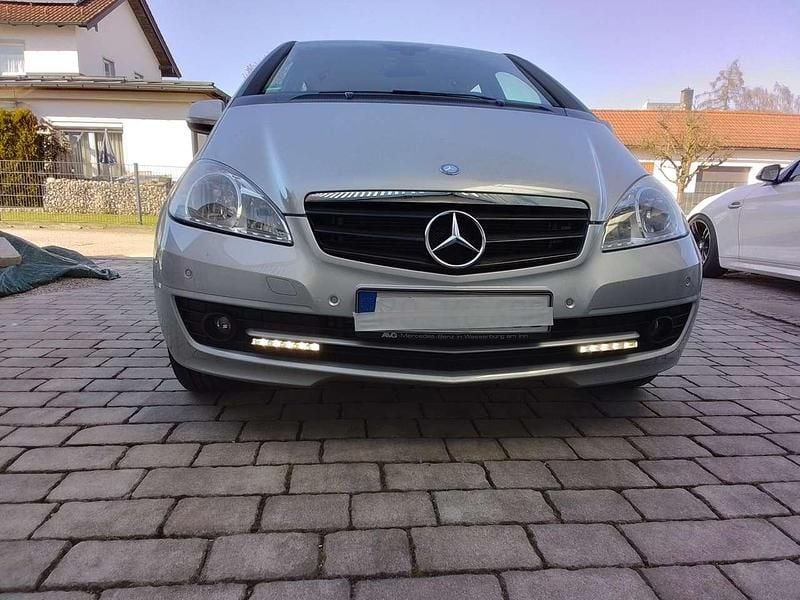 Gebraucht Mercedes A160 95 PS (69 kW) 2010 Grau Limousine