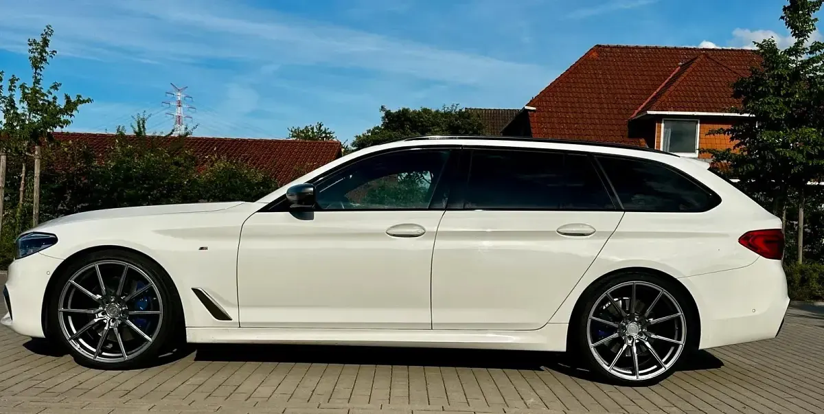 Gebraucht BMW 320 Sport Line 400 PS (294 kW) 2020 Weiß Kombi