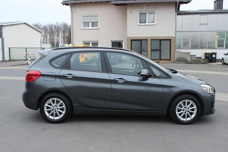 Gebraucht BMW 218 Active Tourer 140 PS (102 kW) 2020 Grau Van / Kleinbus