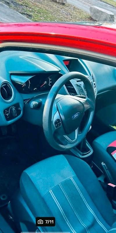 Gebraucht Ford Fiesta 60 PS (44 kW) 2009 Rot Kleinwagen