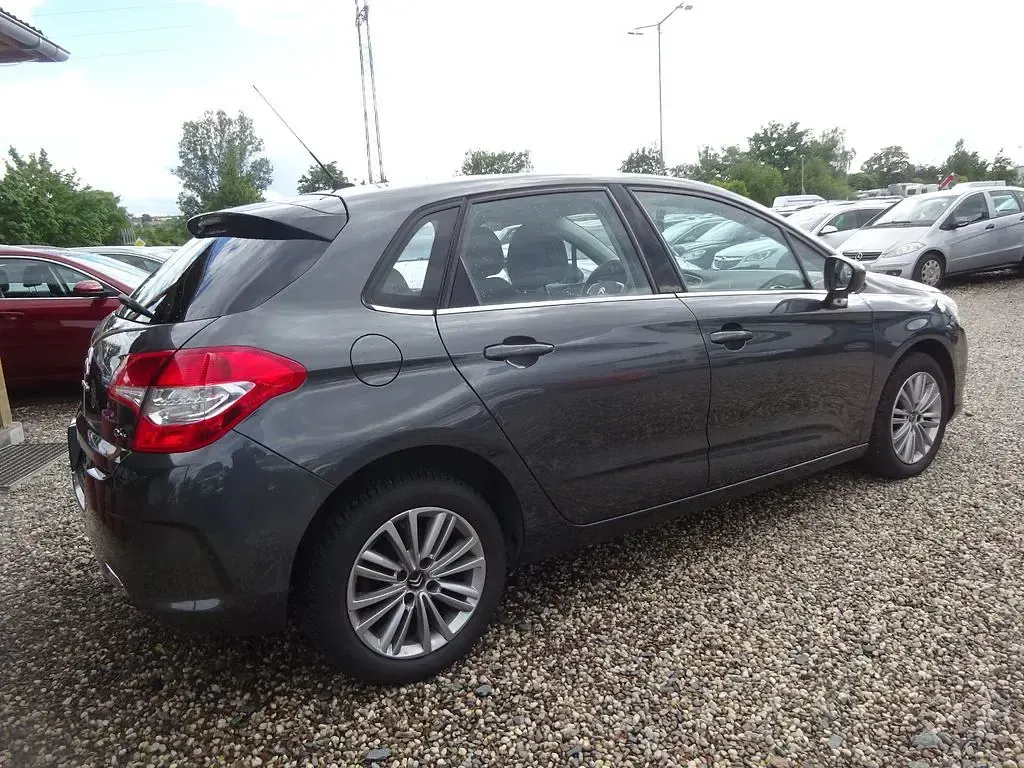Gebraucht Citroën C4 Tendance 120 PS (88 kW) 2012 Grau Limousine