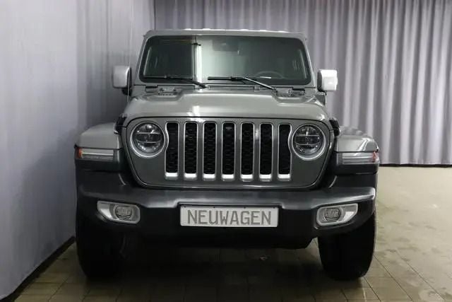 Gebraucht Jeep Wrangler Unlimited Sahara 381 PS (280 kW) 2022 Pau granite crystal meta.../grau SUV