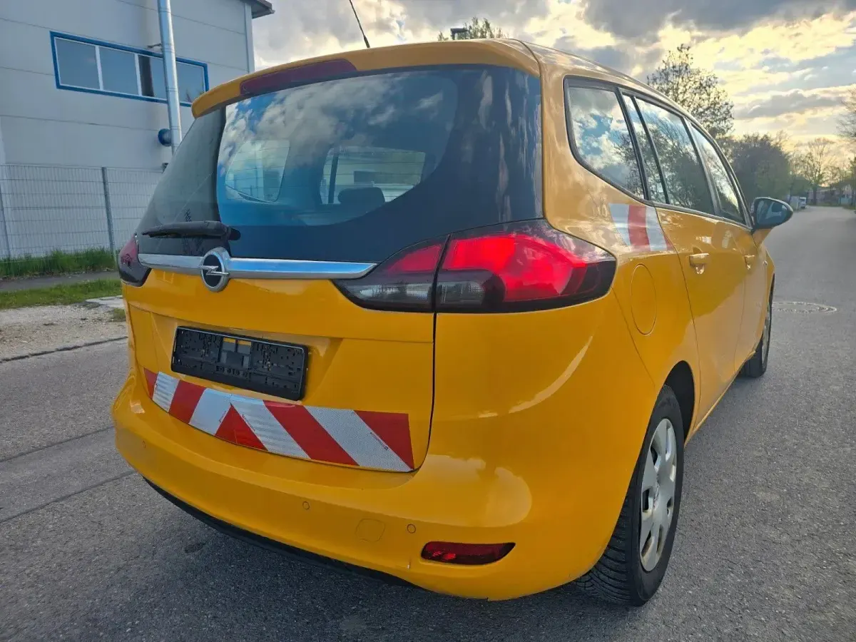 Gebraucht Opel Zafira Tourer Selection 120 PS (88 kW) 2016 Weiß Van / Kleinbus