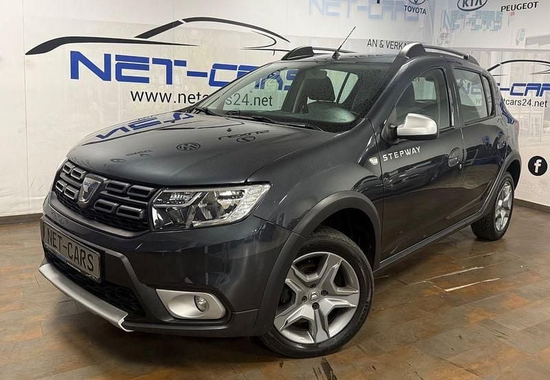 Grau Gebraucht 2021 Dacia Sandero Prestige Kleinwagen | 9.950 € (Fairer Preis) - Bild 1/3