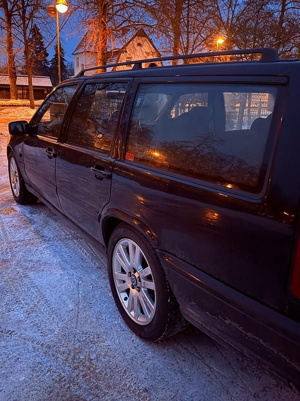 Gebraucht Volvo V70 140 PS (102 kW) 1997 Schwarz Kombi