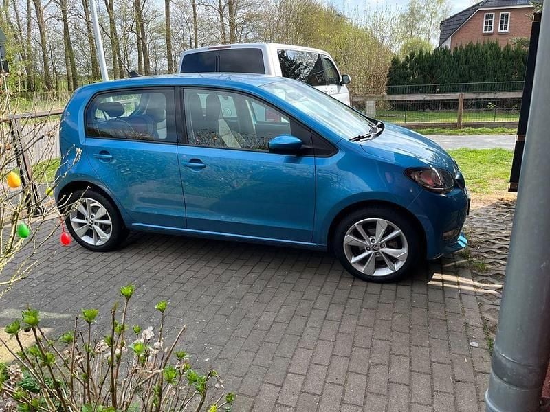 Blau Gebraucht 2021 Skoda Citigo-e IV Best of Kleinwagen | 12.100 € (Guter Preis) - Bild 1/4